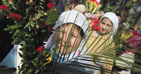 Liturgia to nie wszystko. Komu potrzebna jest pobożność ludowa?