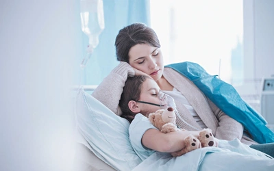 Oddziały intensywnej samotności. Dlaczego rodzice nie są wpuszczani na OIOM-y dziecięce?