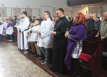 Na zakończenie spotkania wierni odśpiewali „Barkę”… 