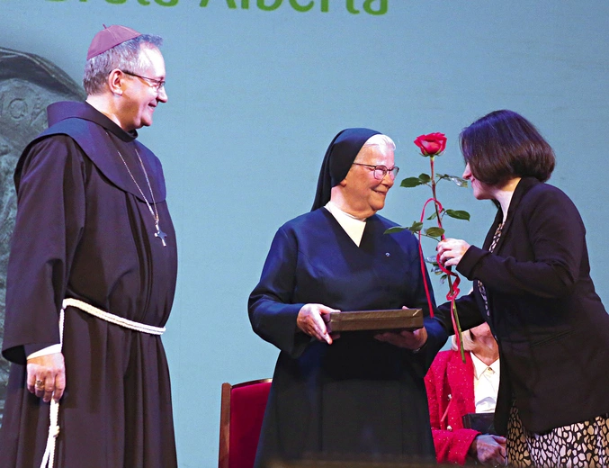 S. Bronisława nazywana jest „chełmińską matką ubogich”.