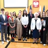 W oczach dzieci i młodzieży jest bohaterką. 