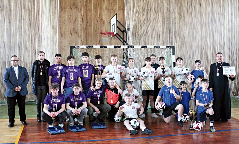 	Drużyny z Opoczna, Magnuszewa i Nowego Kazanowa zwyciężyły w swoich kategoriach wiekowych. 