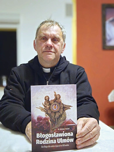 	Ks. dr hab. Kazimierz Talarek  i wydane przez Biblos studium o błogosławionej rodzinie.