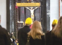 	Prawykonanie utworu miało miejsce 12 marca.