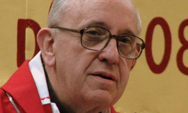 Kard. Bergoglio pomagał lefebrystom