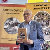 Franciszek Piszczek zaprezentował publikację podczas spotkania z mieszkańcami Bierkowic.