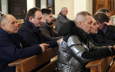 Wielki Post po męsku: nietypowa Droga Krzyżowa i Gorzkie Żale