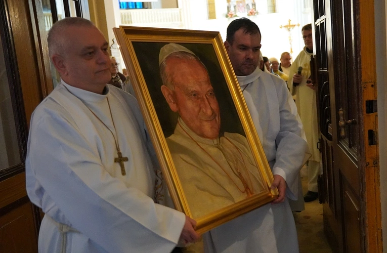 Jan Paweł II we wrocławskim Karmelu. Ilekroć tu wejdziesz, zrób jedną rzecz