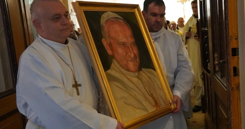 Jan Paweł II we wrocławskim Karmelu. Ilekroć tu wejdziesz, zrób jedną rzecz
