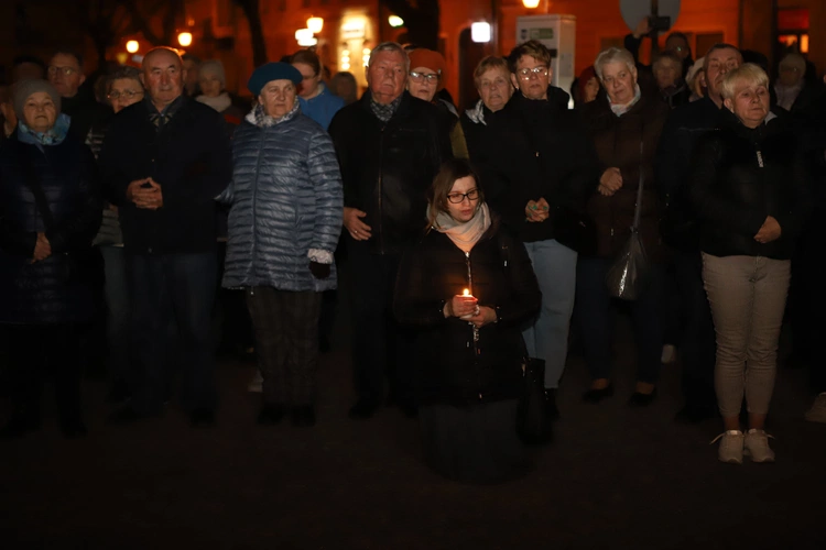 Łowicz. Modlitwa w 20. rocznicę śmierci Jana Pawła II