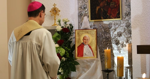 Młodzi dla papieża