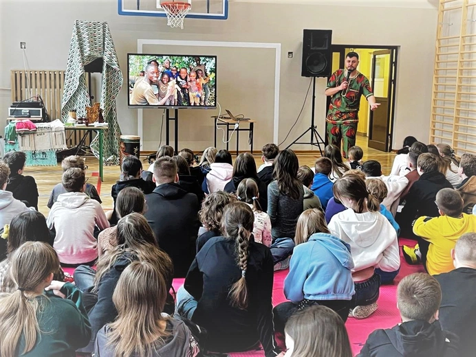 Adopcja serca: mała pomoc, wielka zmiana w życiu dzieci z Gitega