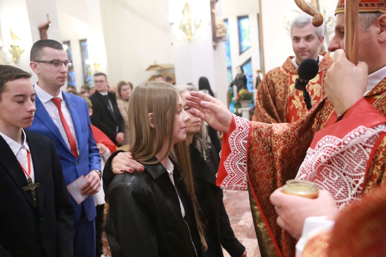 Bierzmowanie w Łososinie Dolnej