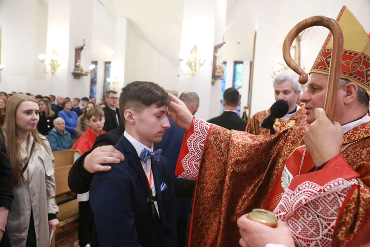 Bierzmowanie w Łososinie Dolnej