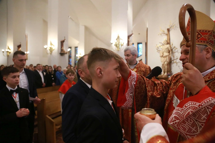 Bierzmowanie w Łososinie Dolnej
