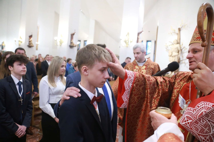 Bierzmowanie w Łososinie Dolnej