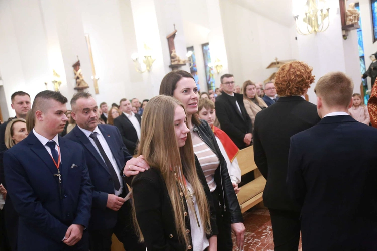 Bierzmowanie w Łososinie Dolnej