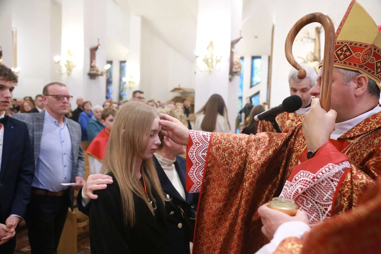 Bierzmowanie w Łososinie Dolnej