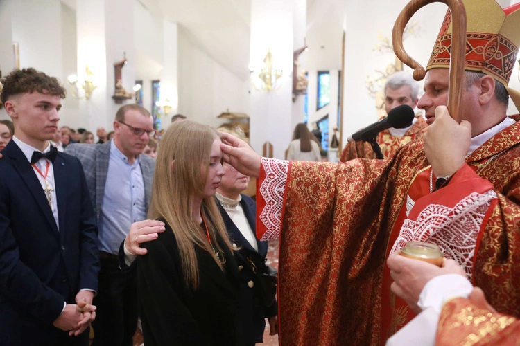 Bierzmowanie w Łososinie Dolnej