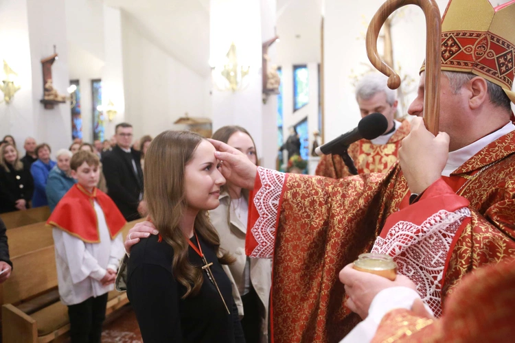 Bierzmowanie w Łososinie Dolnej