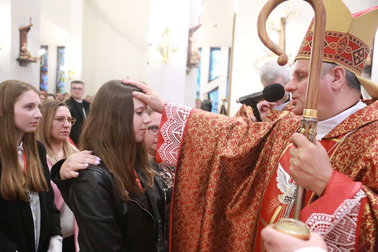 Bierzmowanie w Łososinie Dolnej