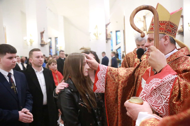 Bierzmowanie w Łososinie Dolnej
