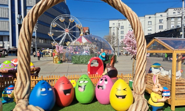 Katowice. Na rynku ruszył Jarmark Wielkanocny