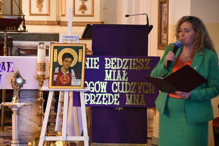 Wprowadzenie relikwii bł. Carlo Acutisa do szkoły na Woli