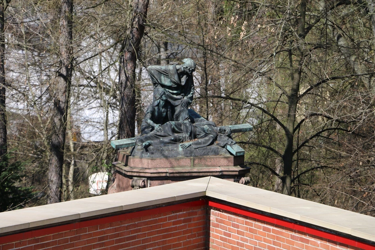 Jasna Góra. Pielgrzymka maturzystów - Droga Krzyżowa 