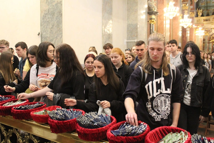 Jasna Góra. Pielgrzymka maturzystów