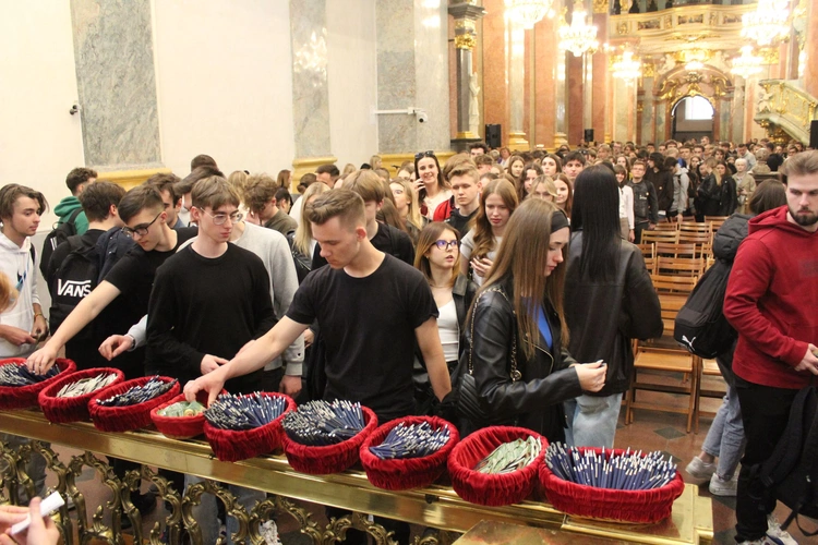 Jasna Góra. Pielgrzymka maturzystów
