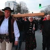 Nowy Targ. Z wielkim krzyżem przez miasto 