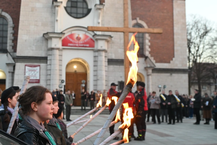 XXIII Miejska Droga Krzyżowa w Nowym Targu 