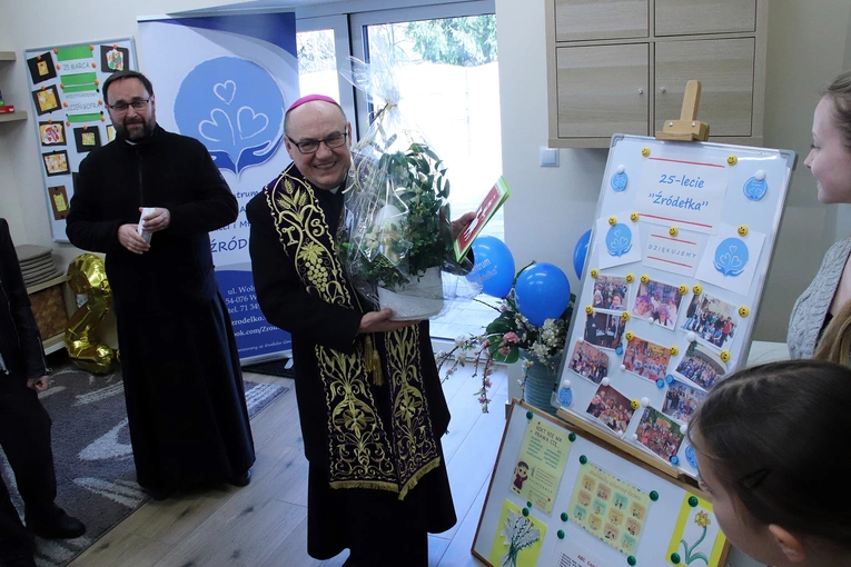 Poświęcenie nowej siedziby świetlicy "Źródełko" w parafii pw. św. Jadwigi we Wrocławiu-Leśnicy