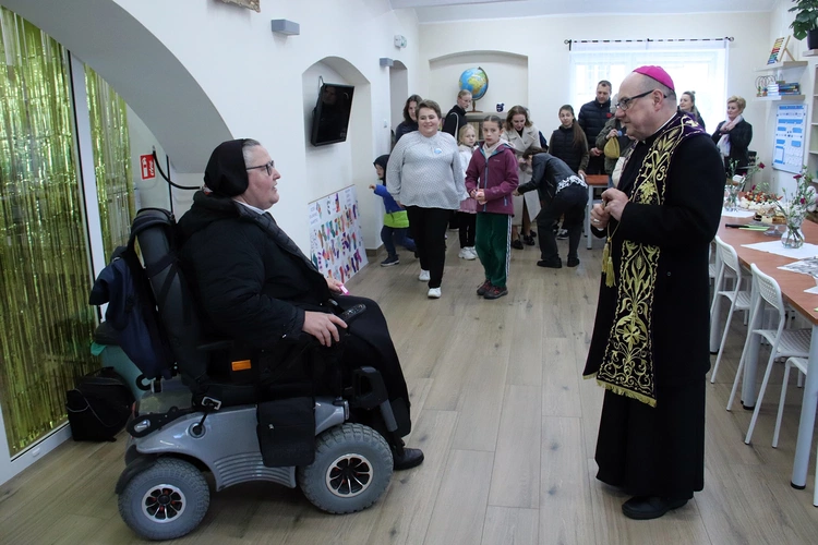 Poświęcenie nowej siedziby świetlicy "Źródełko" w parafii pw. św. Jadwigi we Wrocławiu-Leśnicy