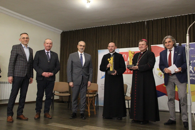 Nie ma go tu, a żyje wśród nas