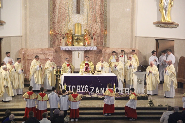 Powiśle Dąbrowskie pamięta o śp. abp. Zygmuncie Zimowskim