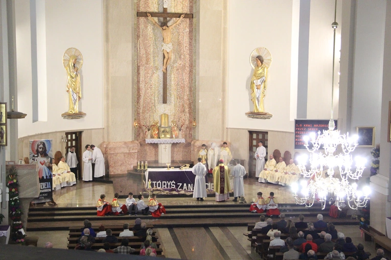 Powiśle Dąbrowskie pamięta o śp. abp. Zygmuncie Zimowskim