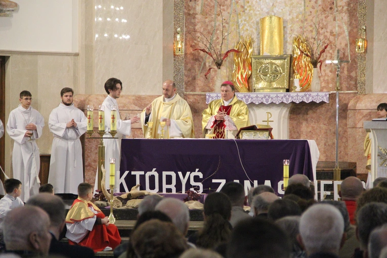 Powiśle Dąbrowskie pamięta o śp. abp. Zygmuncie Zimowskim