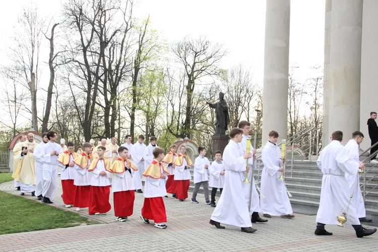 Powiśle Dąbrowskie pamięta o śp. abp. Zygmuncie Zimowskim