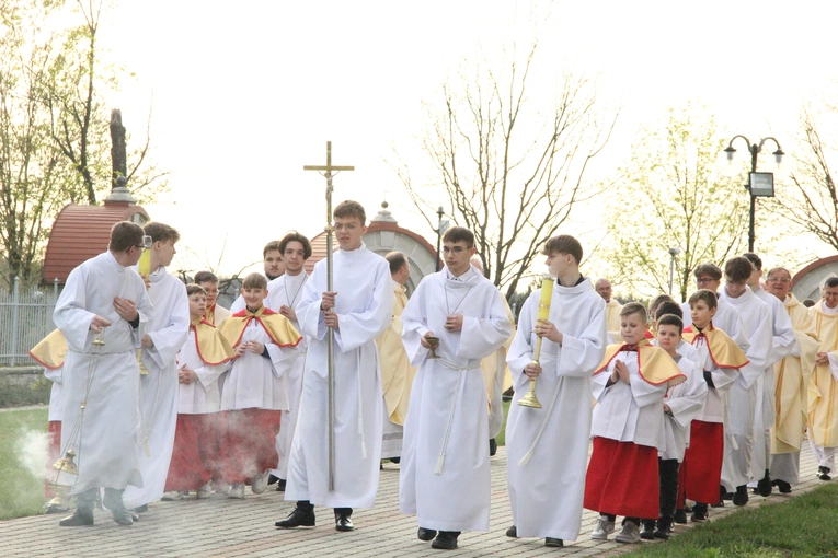 Powiśle Dąbrowskie pamięta o śp. abp. Zygmuncie Zimowskim