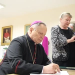 Powiśle Dąbrowskie pamięta o śp. abp. Zygmuncie Zimowskim