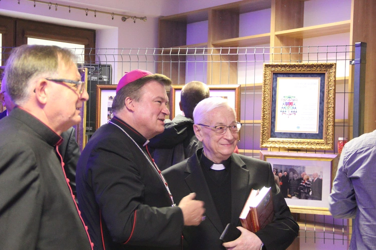 Powiśle Dąbrowskie pamięta o śp. abp. Zygmuncie Zimowskim