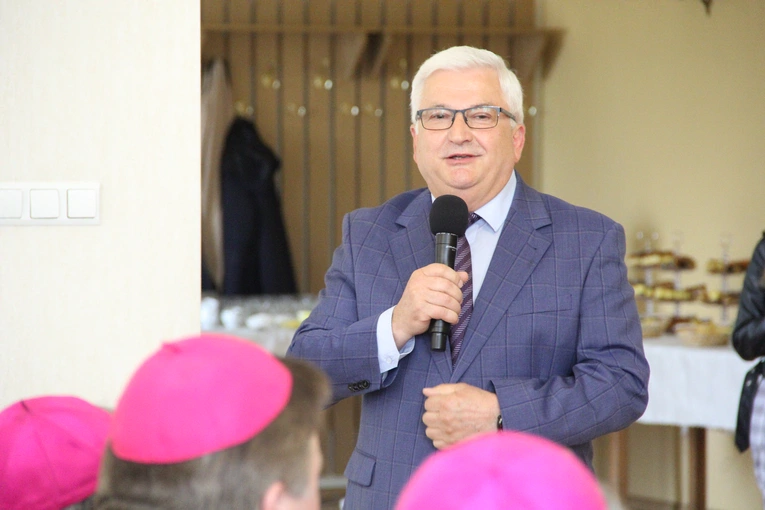 Powiśle Dąbrowskie pamięta o śp. abp. Zygmuncie Zimowskim