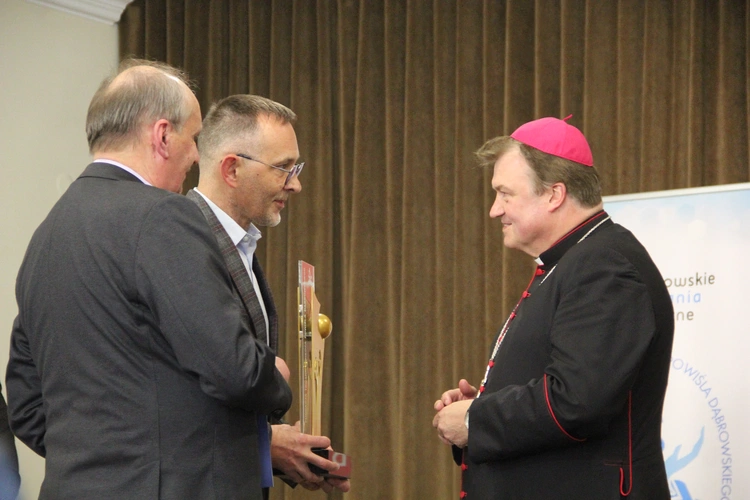 Powiśle Dąbrowskie pamięta o śp. abp. Zygmuncie Zimowskim