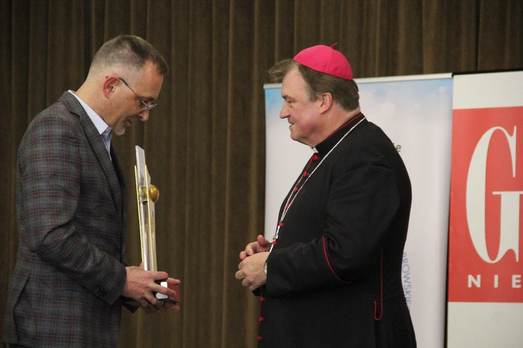 Powiśle Dąbrowskie pamięta o śp. abp. Zygmuncie Zimowskim