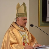 Relikwie św. Jana Pawła II dla parafii w Gowarczowie