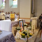 Relikwie św. Jana Pawła II dla parafii w Gowarczowie