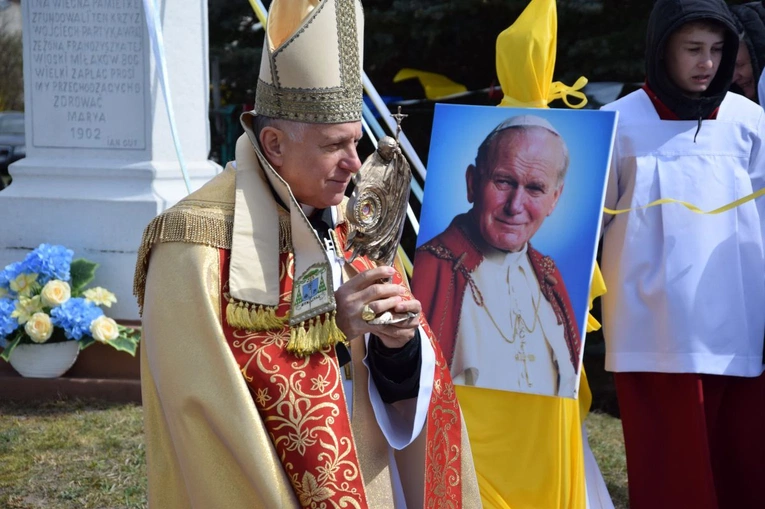 Dar abpa Mokrzyckiego dla parafii w Gowarczowie