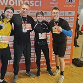 Church Squad z medalem Energa Gdańsk Maratonu